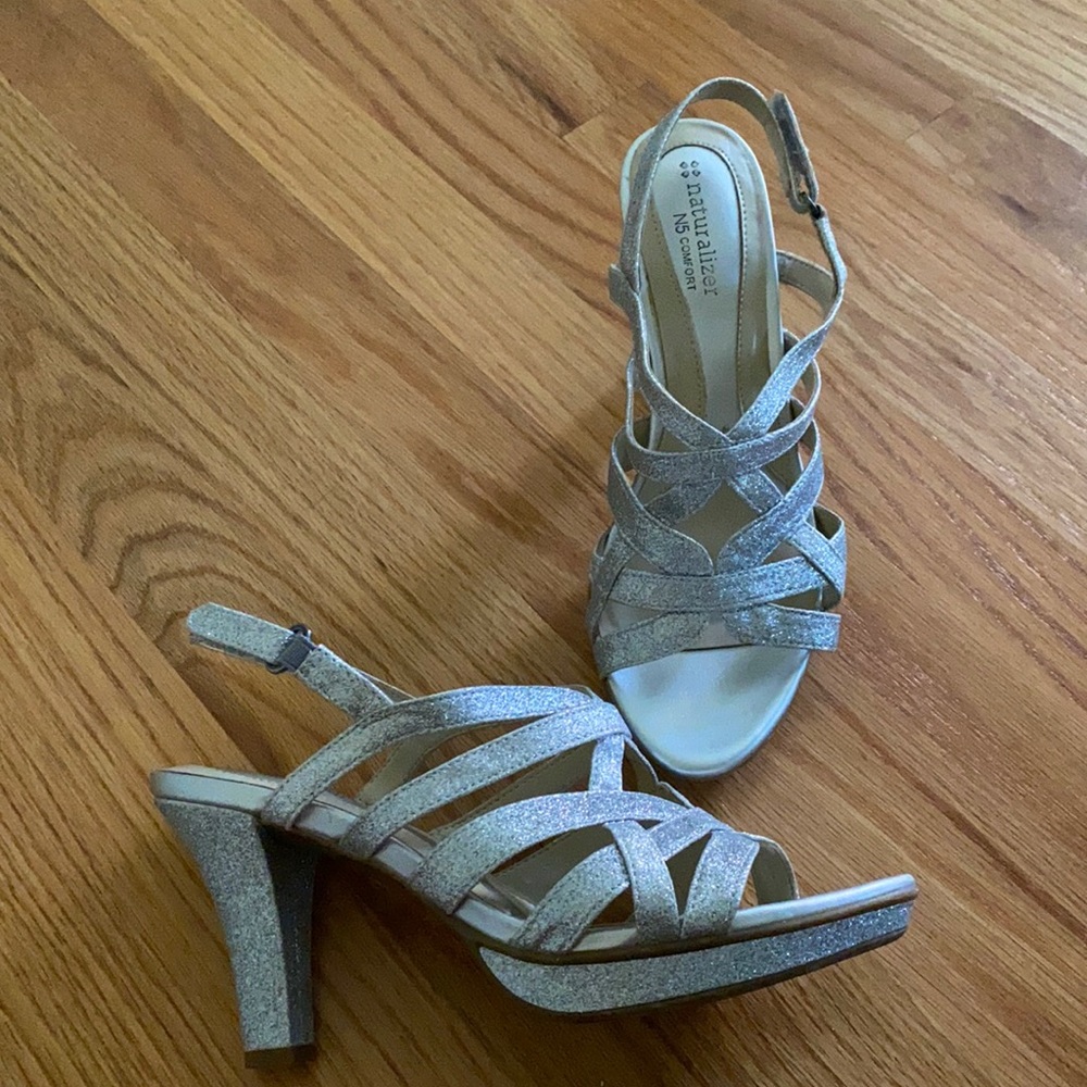 Naturalizer Size 8 Silver Glitter Heels